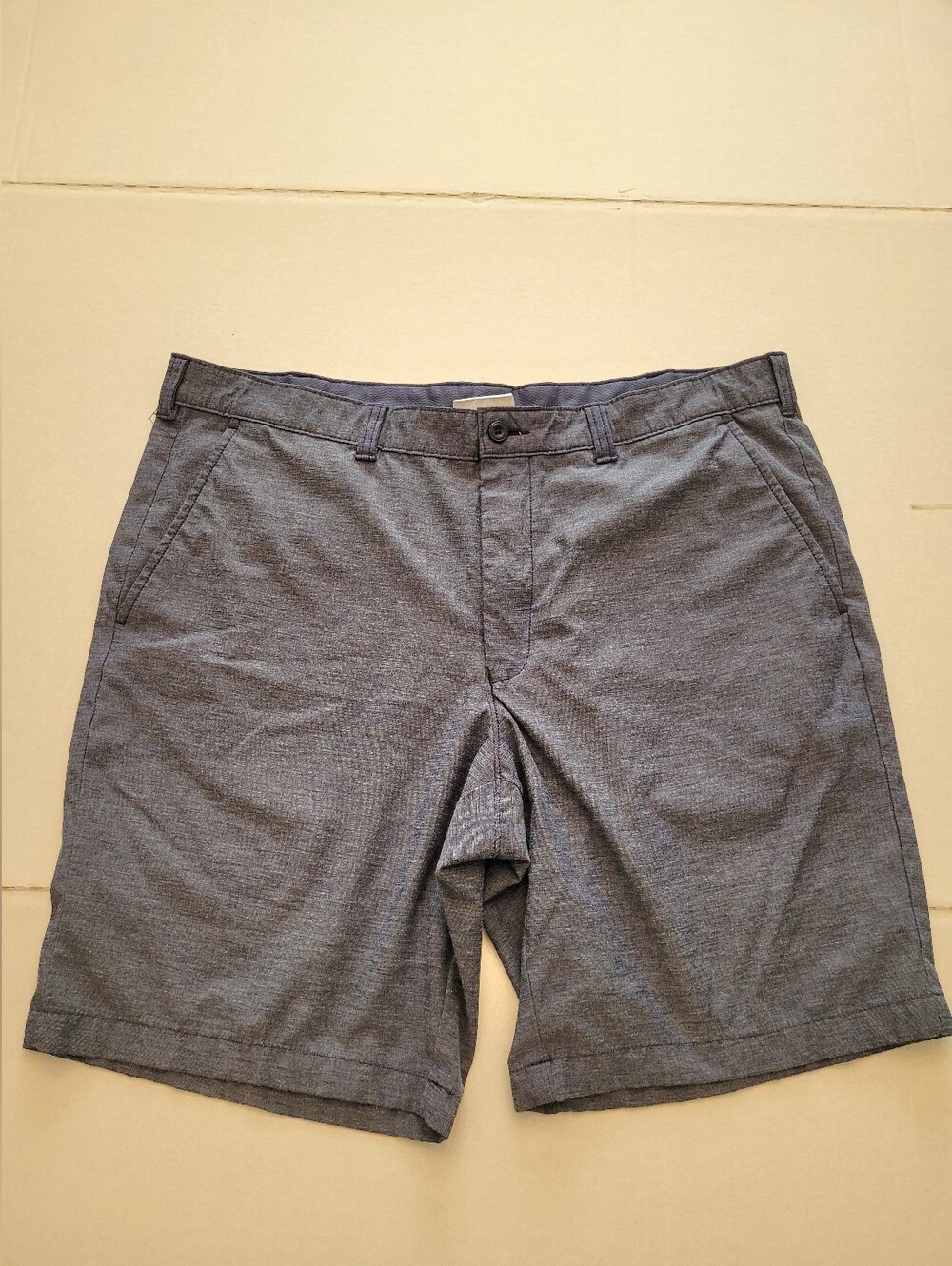 Izod Men's Navy Blue  Flat Front Golf Shorts SZ 38